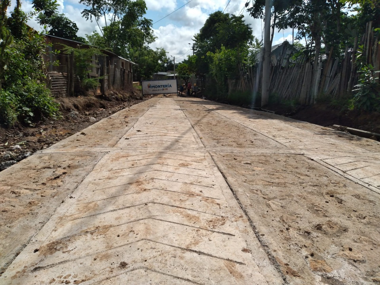 Avanza en 80 construcción de placa huella en corregimiento Guateque