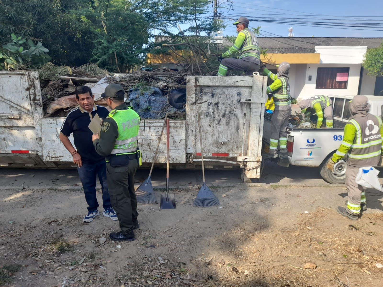 Inició campaña de aseo Limpiemos juntos nuestros barrios liderada