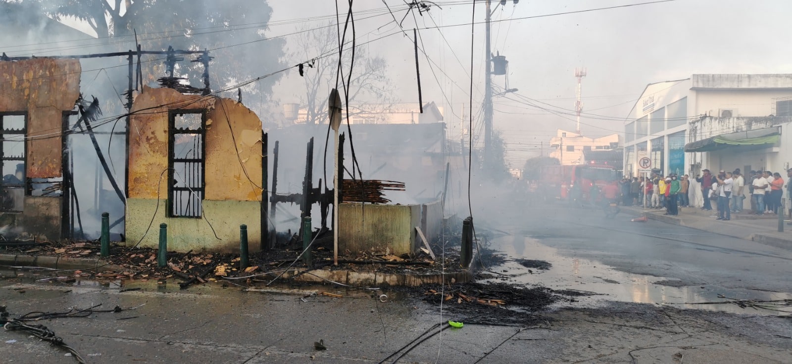 Incendio Redujo A Cenizas Una Vivienda En El Centro De Monter A