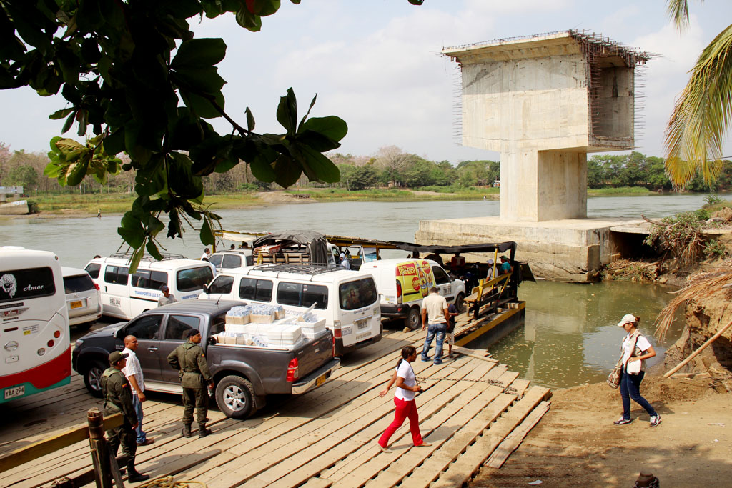 Tras varios interrogantes que se vienen presentando en la obra del Puente, el Presidente de la Asamblea llevara a cabo este 01 de Octubre un debate de control Político.