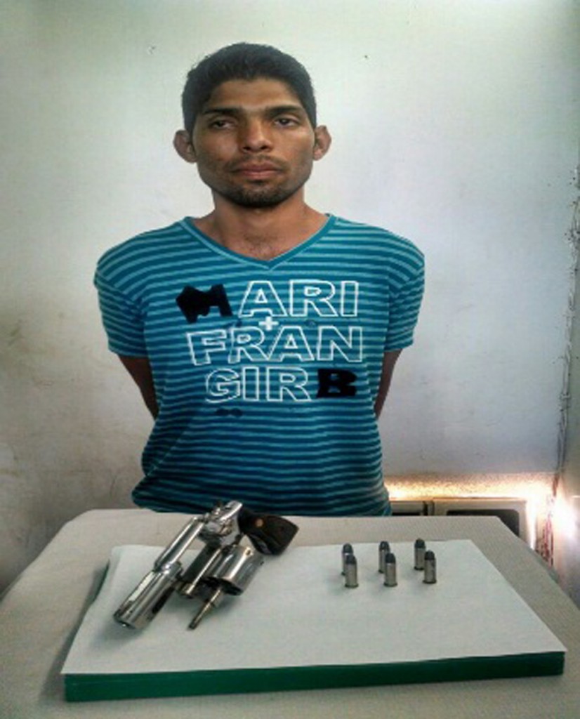 A Cristian José Gallego Carrillo se le encontró en su poder un revolver calibre 38 mm junto con 6 cartuchos