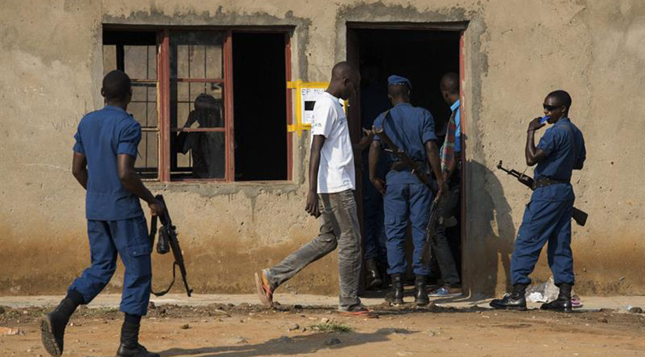 Burundi acude a las urnas en una gran tensión e incidentes