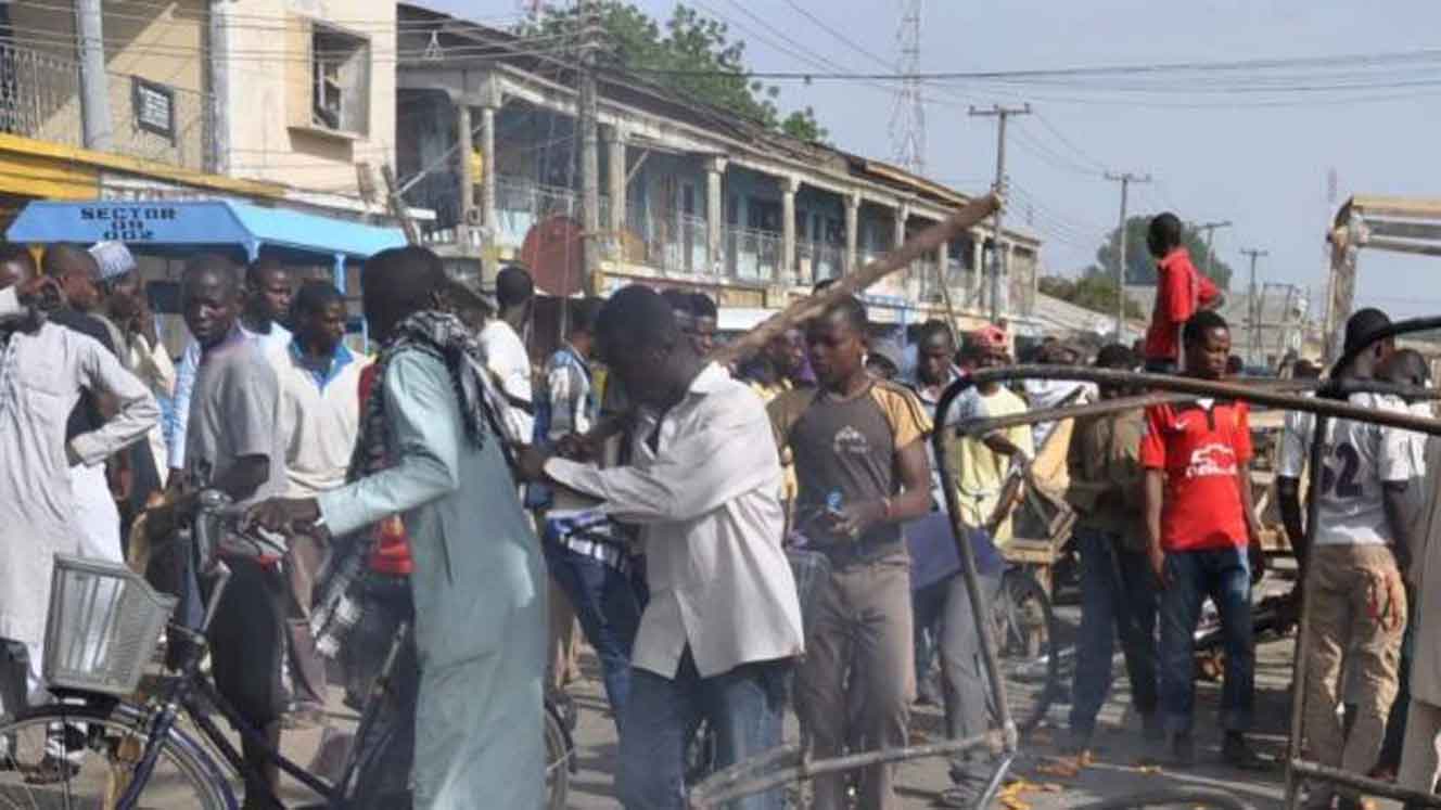 Niña suicida mata a 5 y deja heridas 41 personas en el noreste de Nigeria