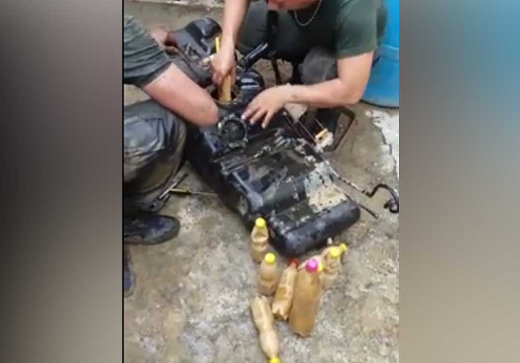 En Video| Descubren 30 kilos de base de coca, ocultos dentro del tanque de gasolina de una camioneta