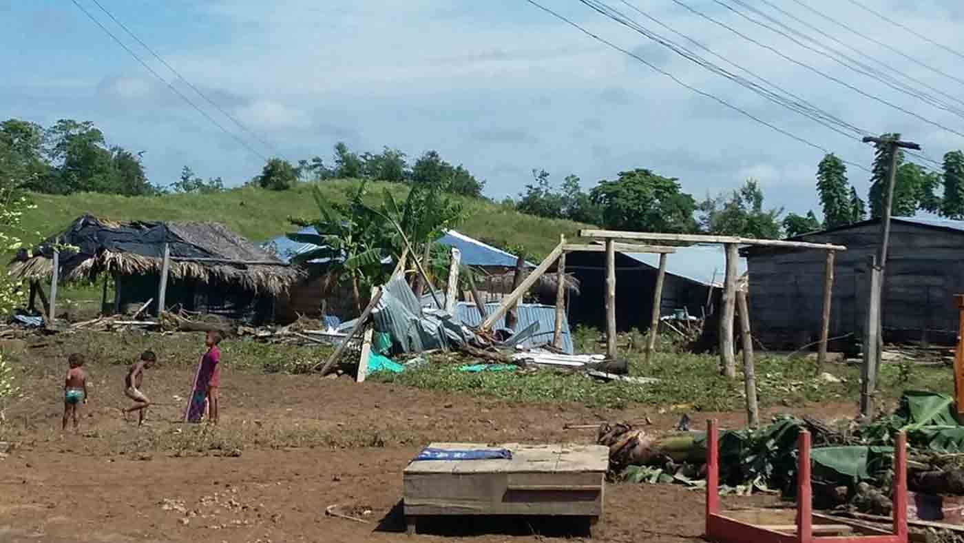 Varias familias afectadas en Puerto Libertador, por vendaval y desbordamiento de quebrada