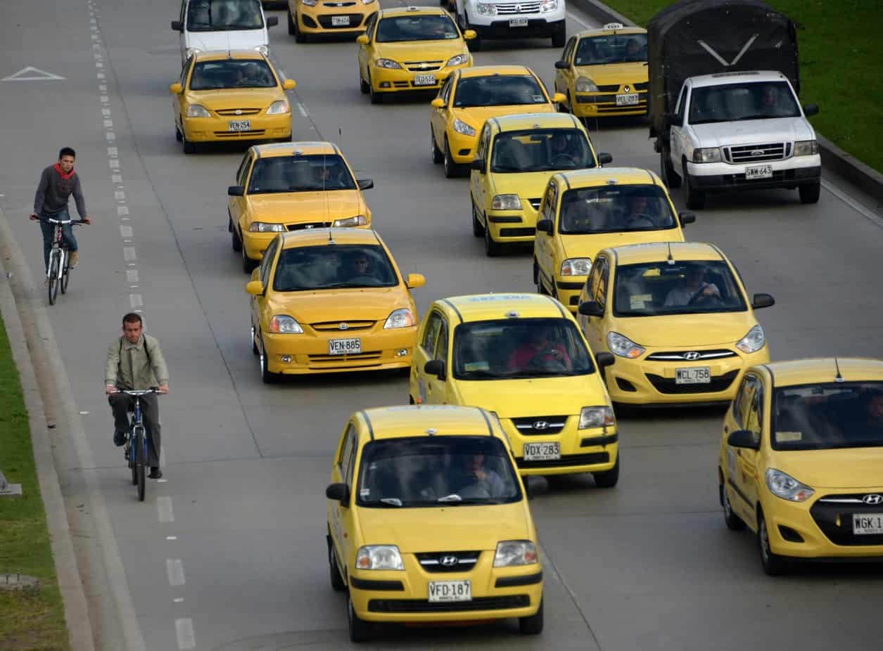 Decreto acabará con los taxis ‘zapaticos’ en Colombia LARAZON.CO