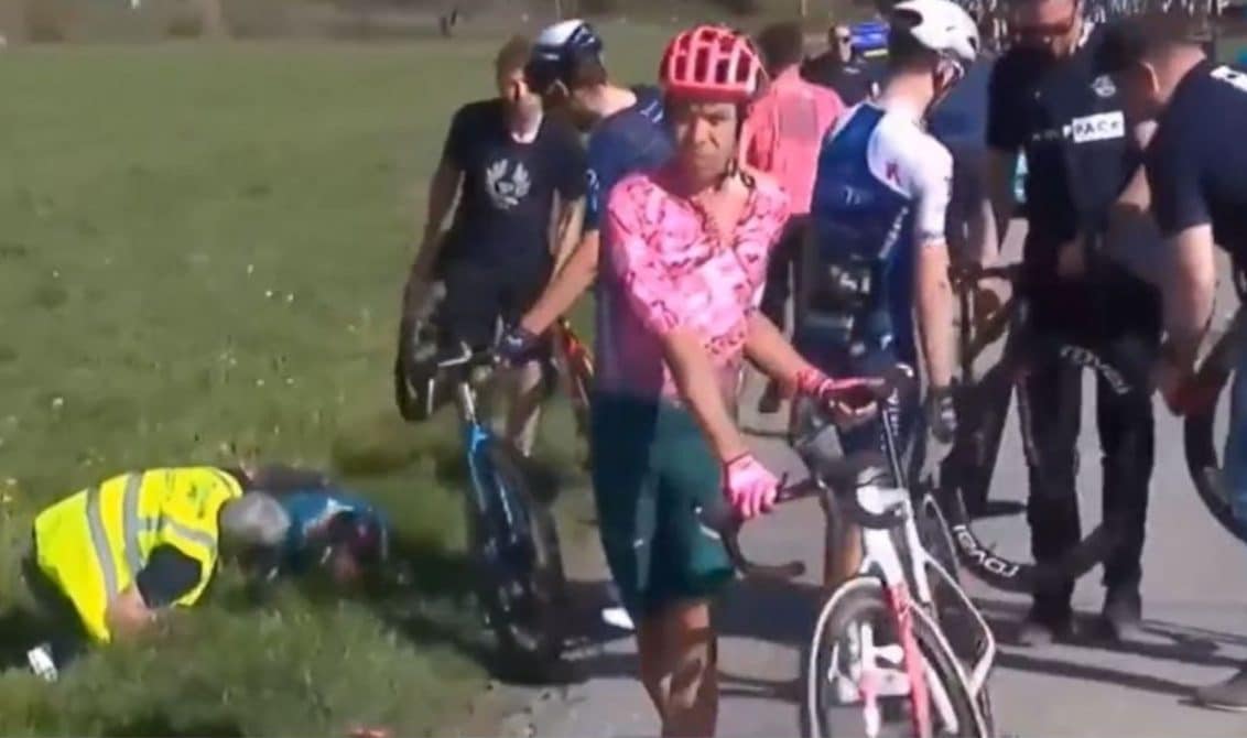 Rigoberto Urán y Sergio Higuita sufrieron caída en la etapa 1 del Tour de Romandía - LARAZON.CO