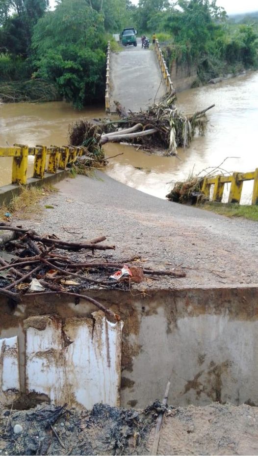 Puente En Palmira Colapsó Más De Siete Mil Familias Incomunicadas En Zona Rural De Tierralta 1998