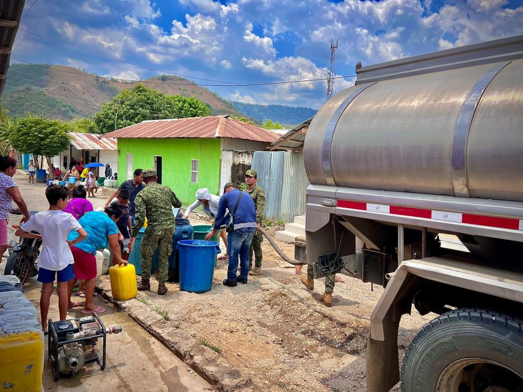 La Armada ha suministrado más de 2 millones de litros de agua en ...