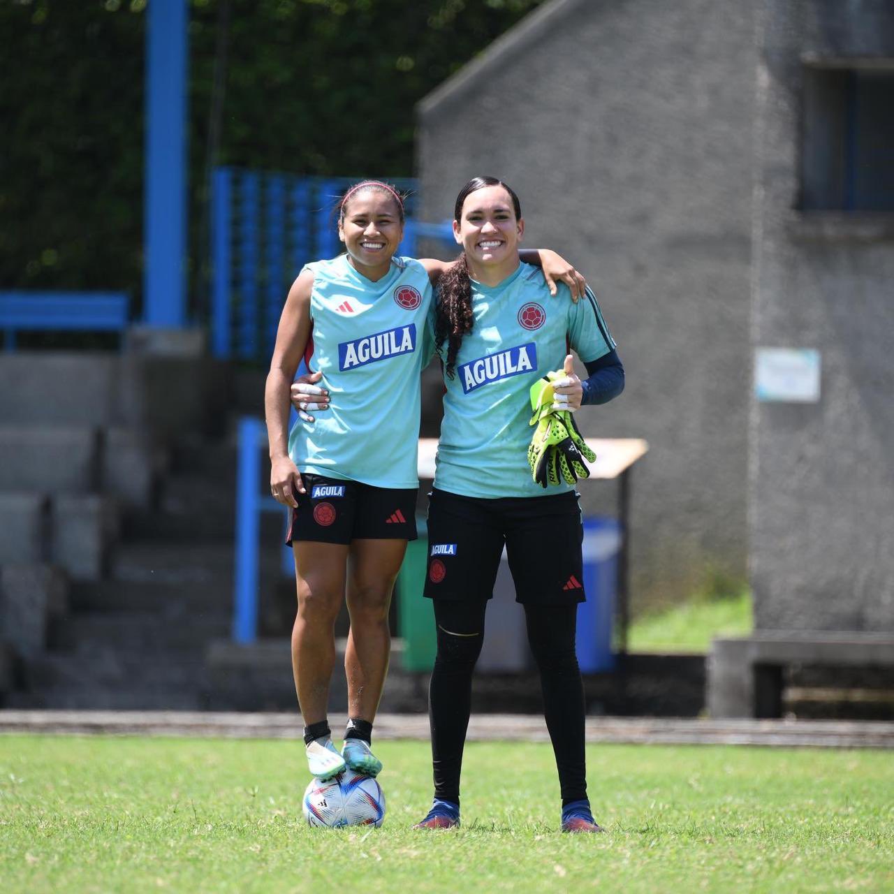 Kate Tapia y Leicy Santos